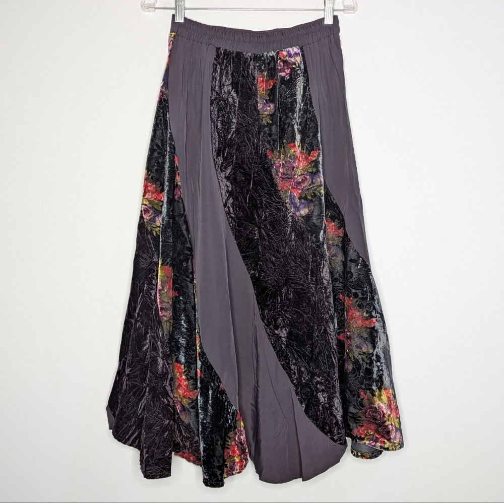 Vintage Essay Black Red Floral Velvet Panel Midi Skirt 24in - Picture 7 of 9